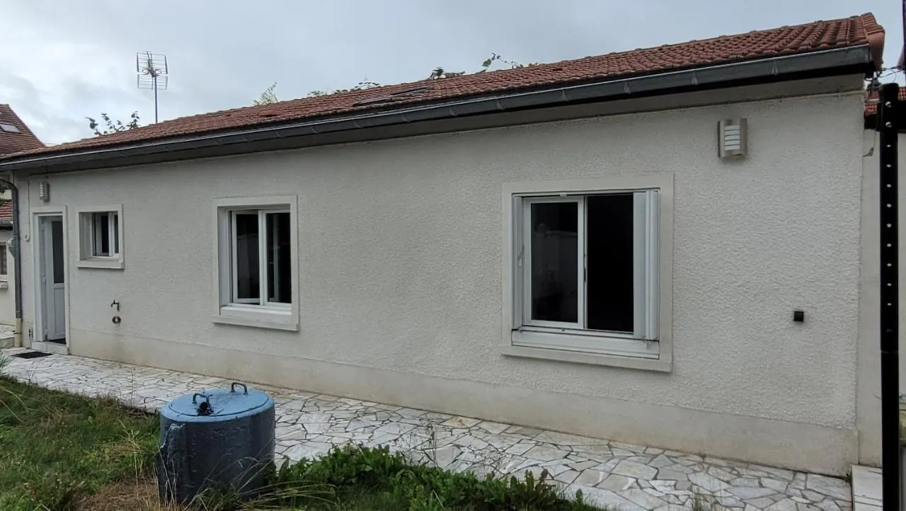 La Maison Dans Le Jardin Viry-Châtillon France